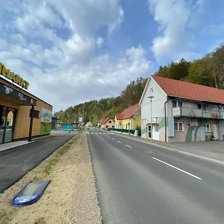 Im Suedsteirischen Weinland - Haus Birgit 아파트 Arnfels
