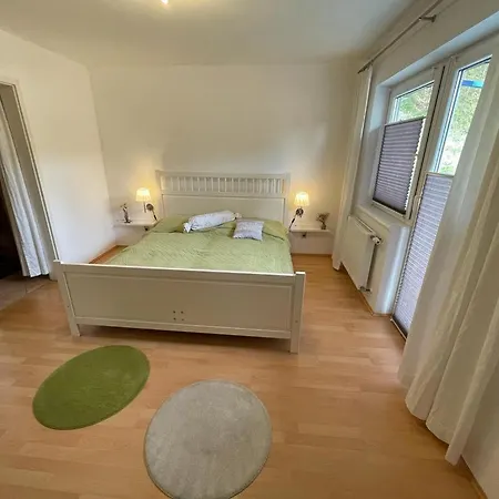 Im Suedsteirischen Weinland - Haus Birgit 아파트 Arnfels